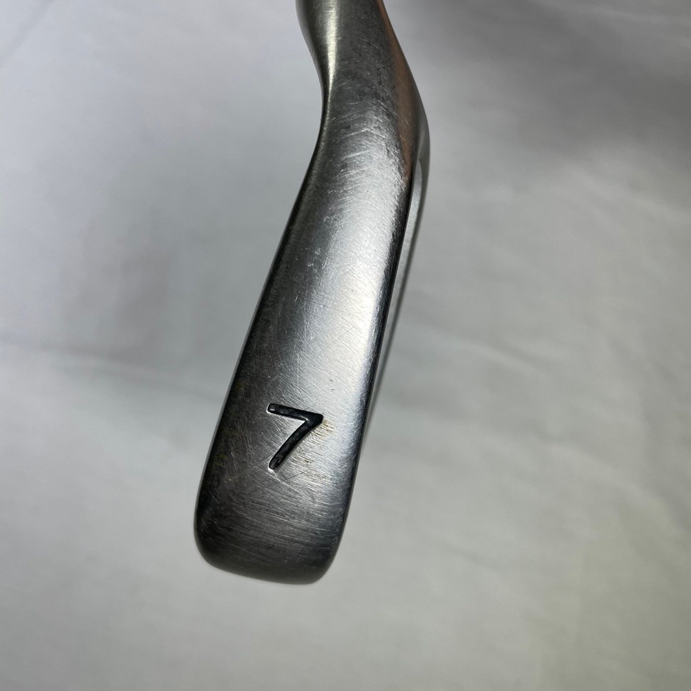 Ping Moxie RH Junior 7-Iron, Y-Flex Ping Moxie graphite shaft, Ping grip. - Picture 5 of 9